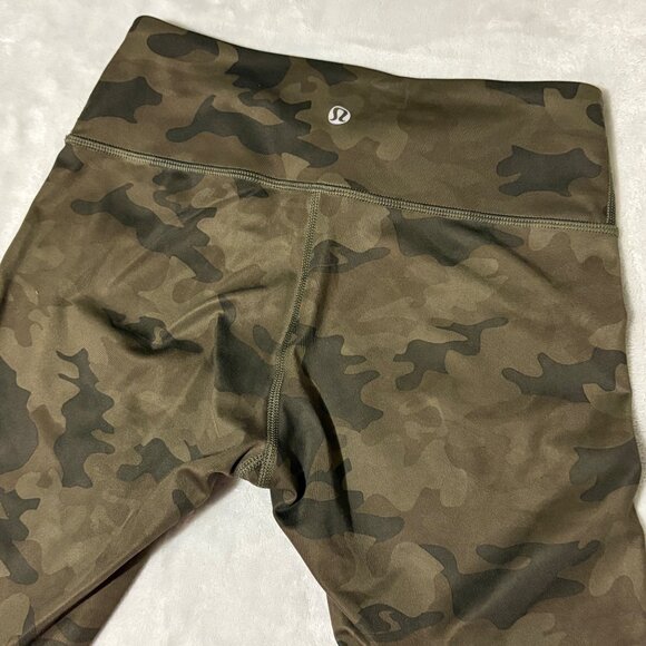 Like New Lululemon Wunder Under Low Rise Crop Luxtreme 21” Green Camo Leggings 4 - Picture 6 of 10